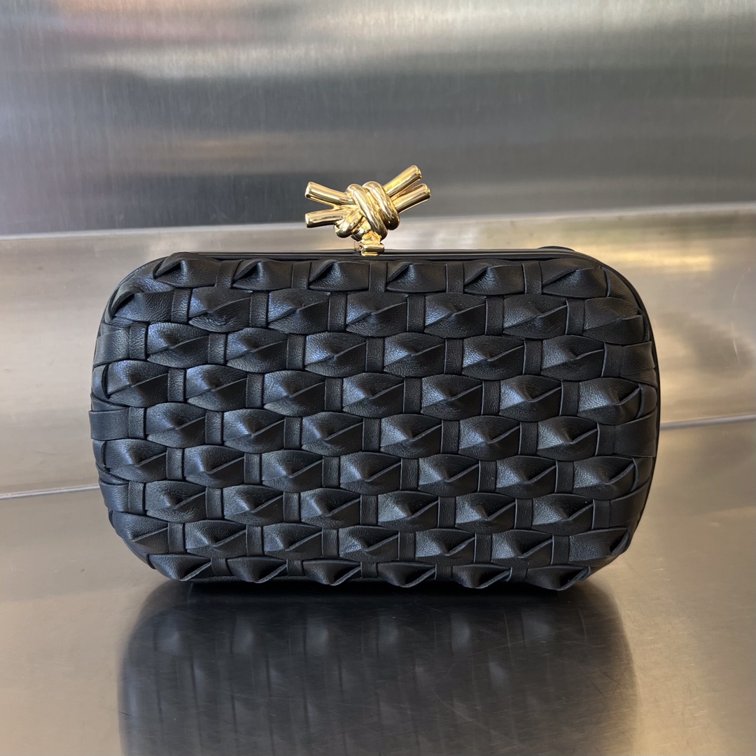 Knot Padded Intreccio Leather Clutch Black